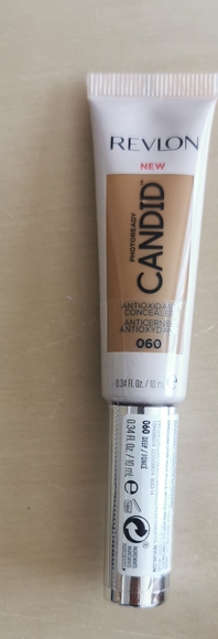 New. Make up Concealer REVLON and BURT'S Bees bundle - Picture 2 of 4